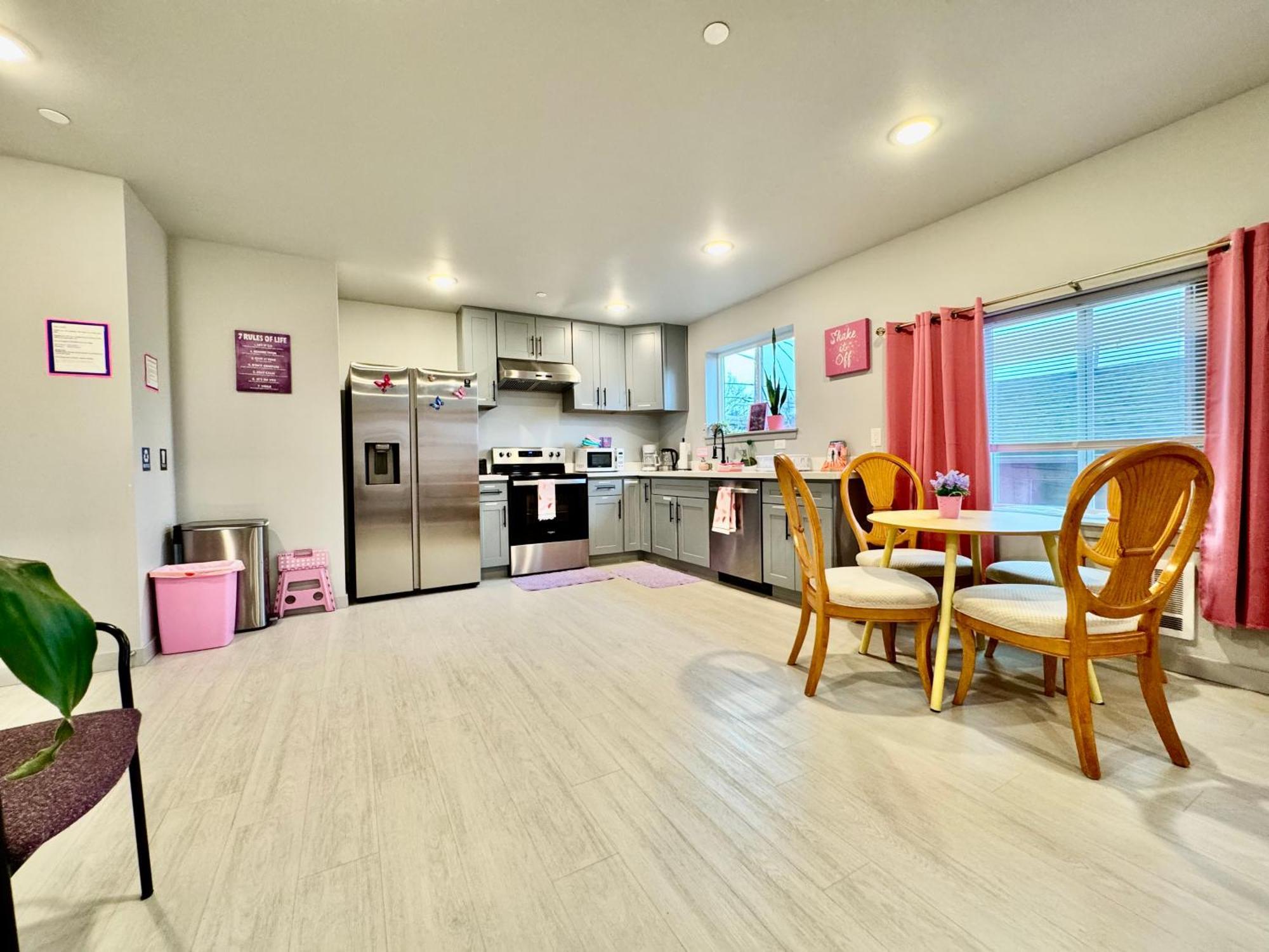 1 Bd Apt With 2 Extra Sofa Beds 13 Mins To Seatac Airport Seattle Luaran gambar